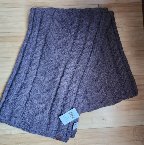 C.C Accessories - NWT C.C knit brown scarf